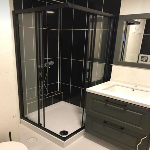 cagdus-le-luxe-kibar-kare-kose-girisli-siyah-5mm-seffaf-cam-dusakabin-kaliteli-uygun-ucuz-umraniye